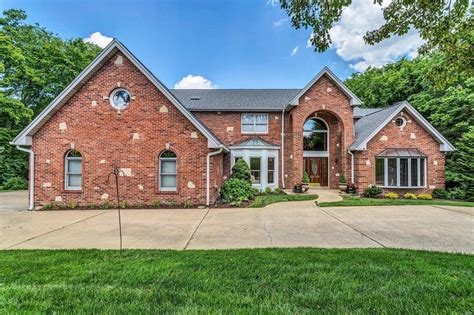 12507 W Watson Rd, St Louis, MO 63127 .